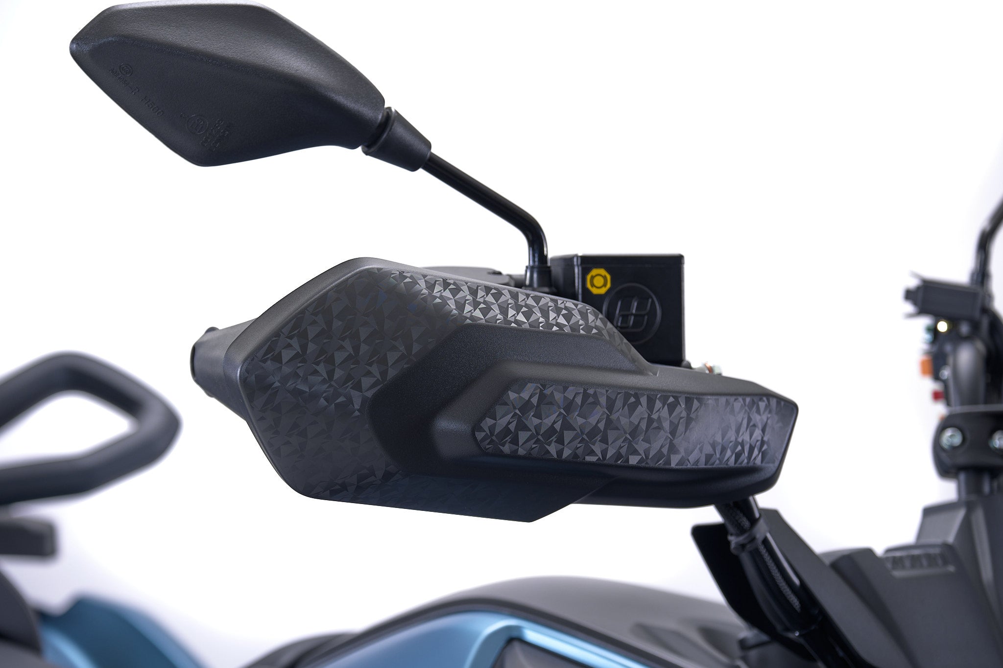 XWOLF 700 L